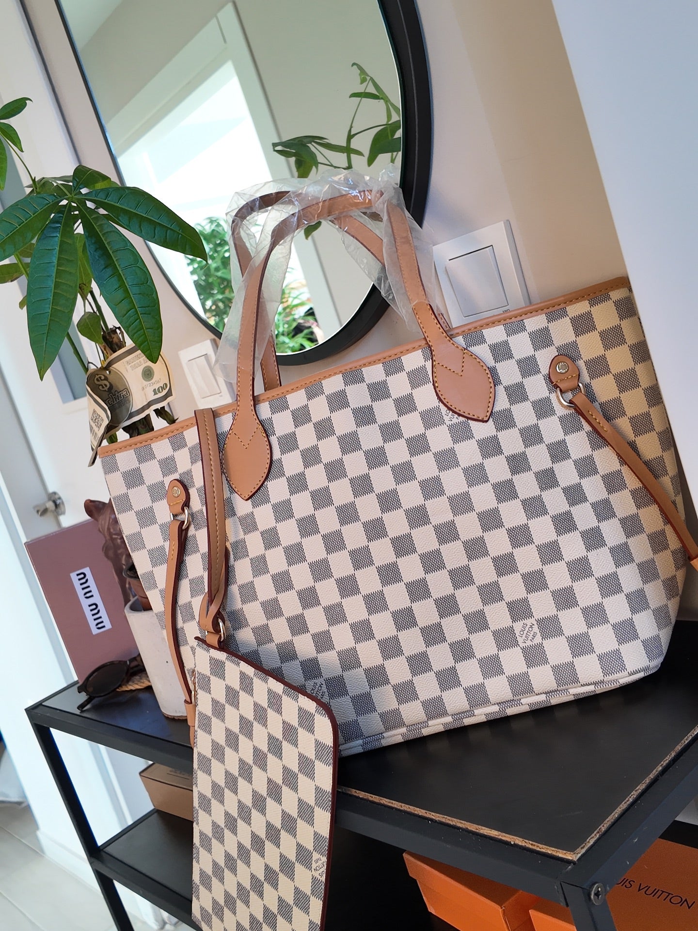 Louis Vuitton Neverfull Bag