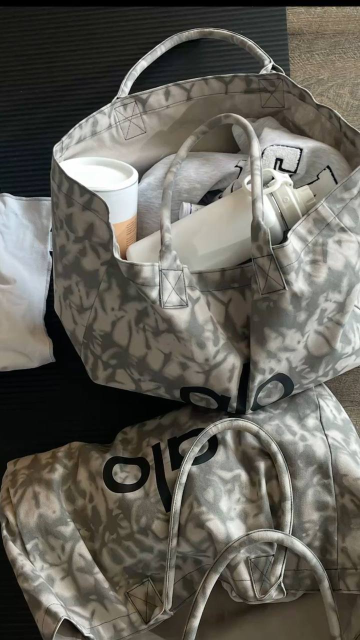 Alo Yoga Iconic Shopper Tote