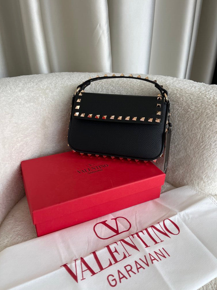 Valentino Garavani Rockstud Deri Omuz Çantası