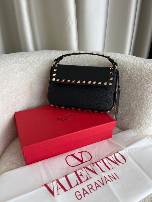 Valentino Garavani Rockstud Deri Omuz Çantası