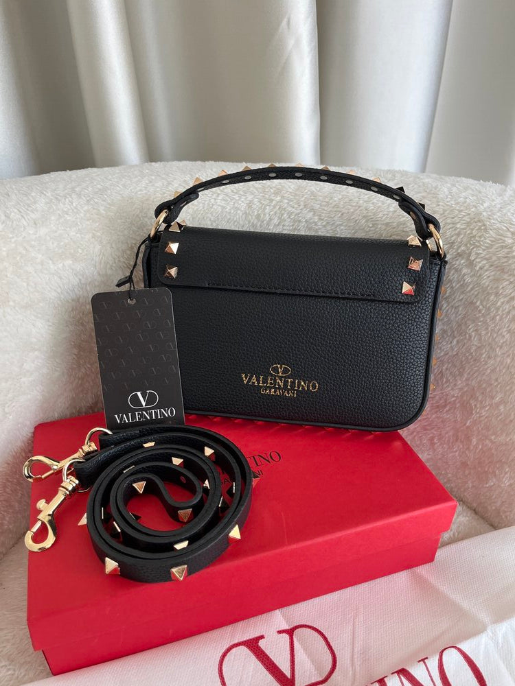 Valentino Garavani Rockstud Deri Omuz Çantası