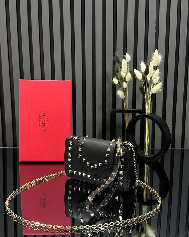 Valentino Rockstud