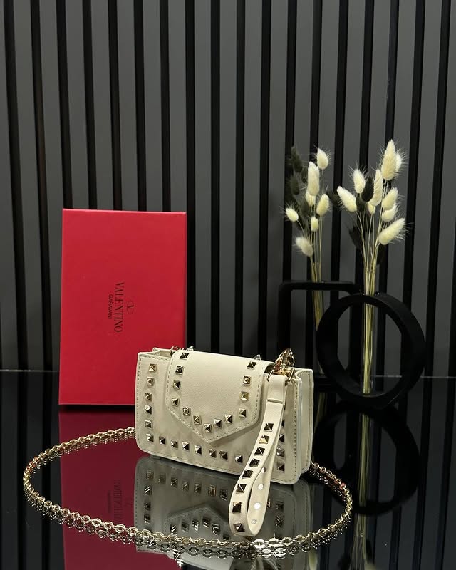 Valentino Rockstud