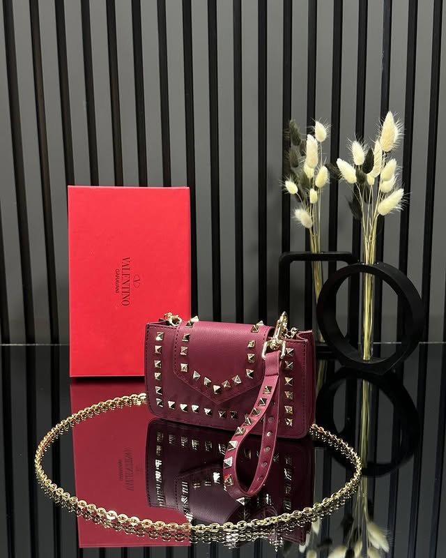 Valentino Rockstud