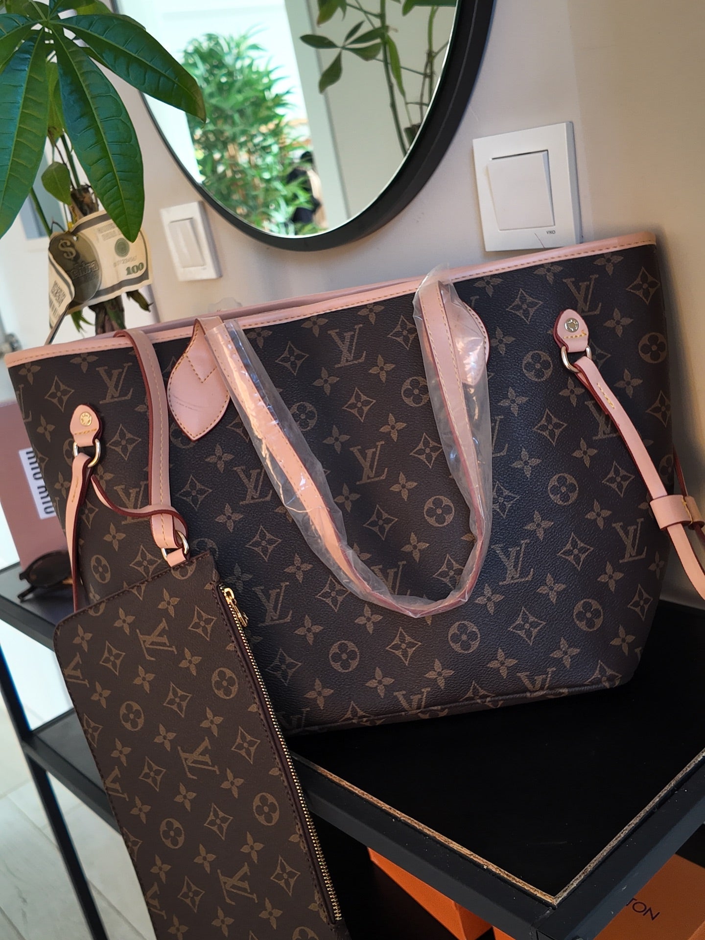 Louis Vuitton Neverfull Bag