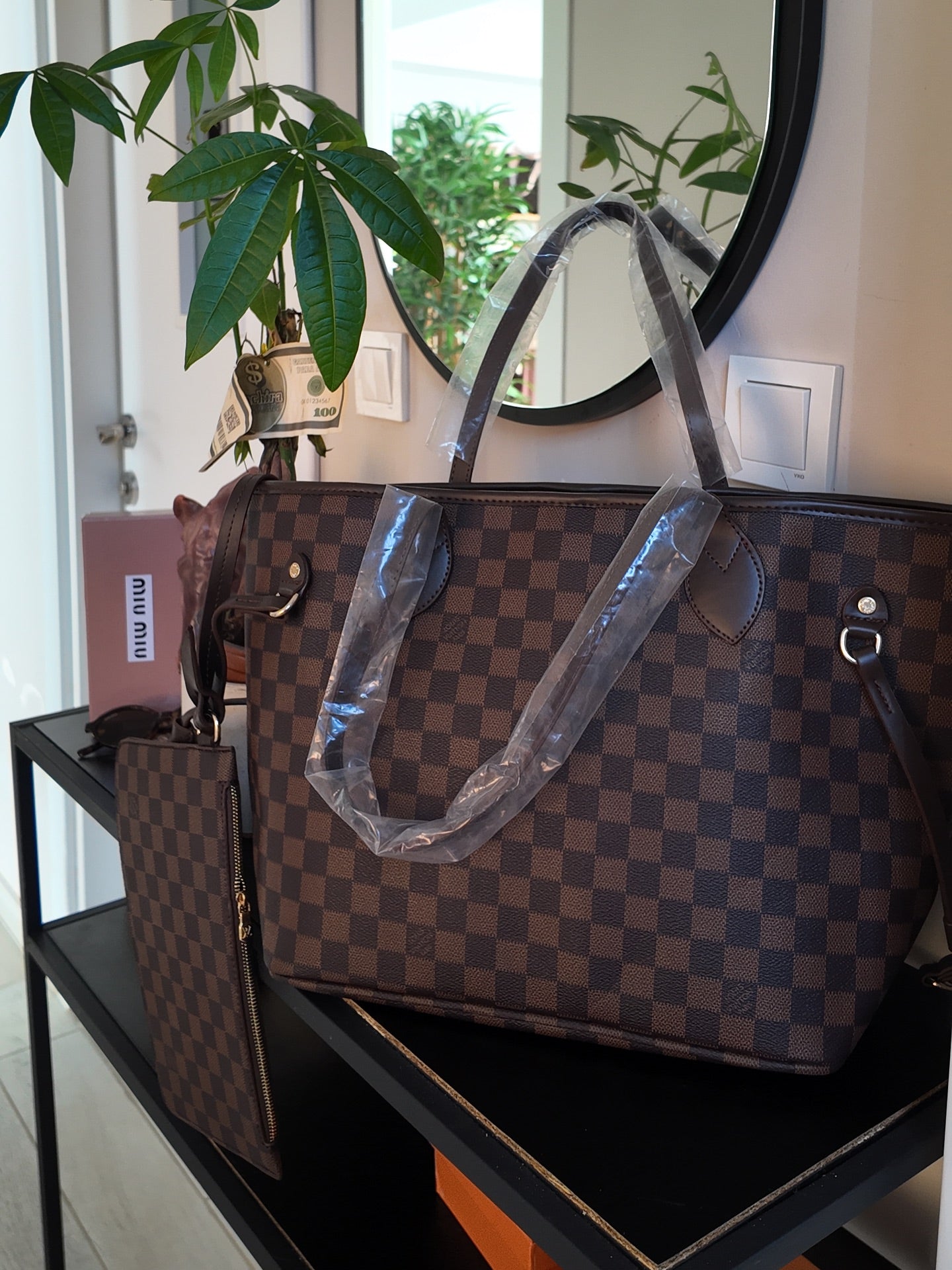 Louis Vuitton Neverfull Bag