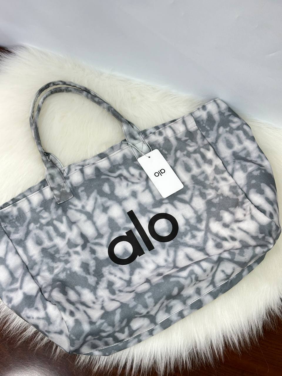 Alo Yoga Iconic Shopper Tote