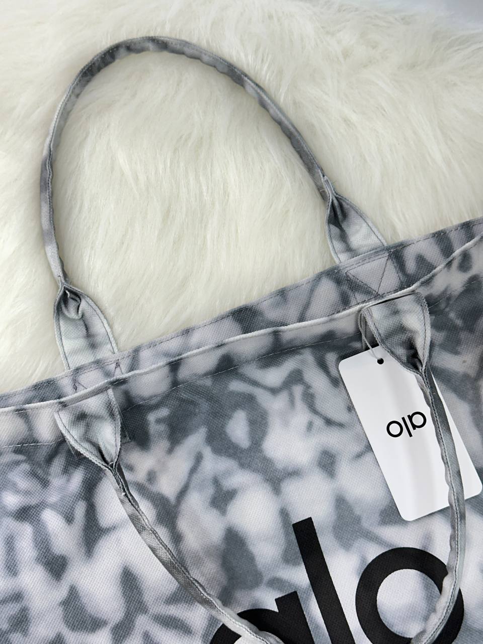 Alo Yoga Iconic Shopper Tote