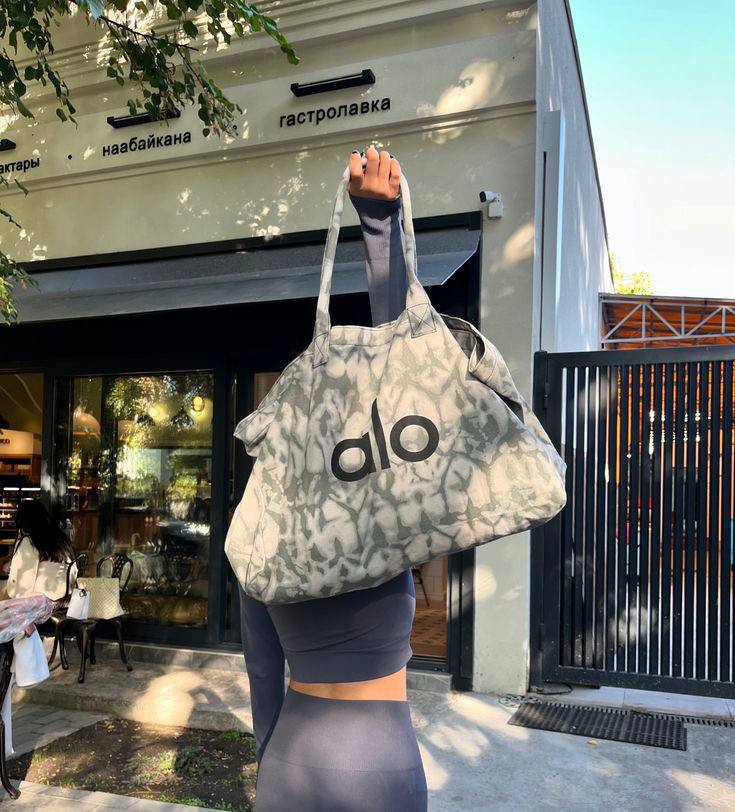 Alo Yoga Iconic Shopper Tote