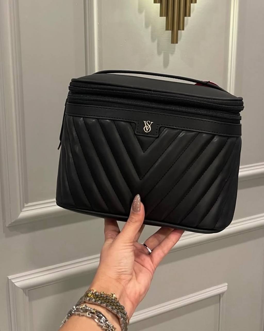 Victoria’s Secret Büyük Makyaj Çantası