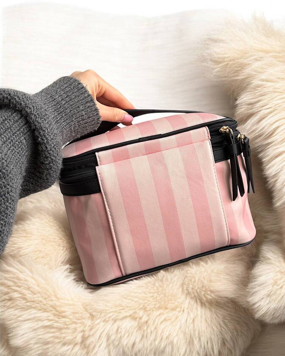 Victoria’s Secret Büyük Makyaj Çantası