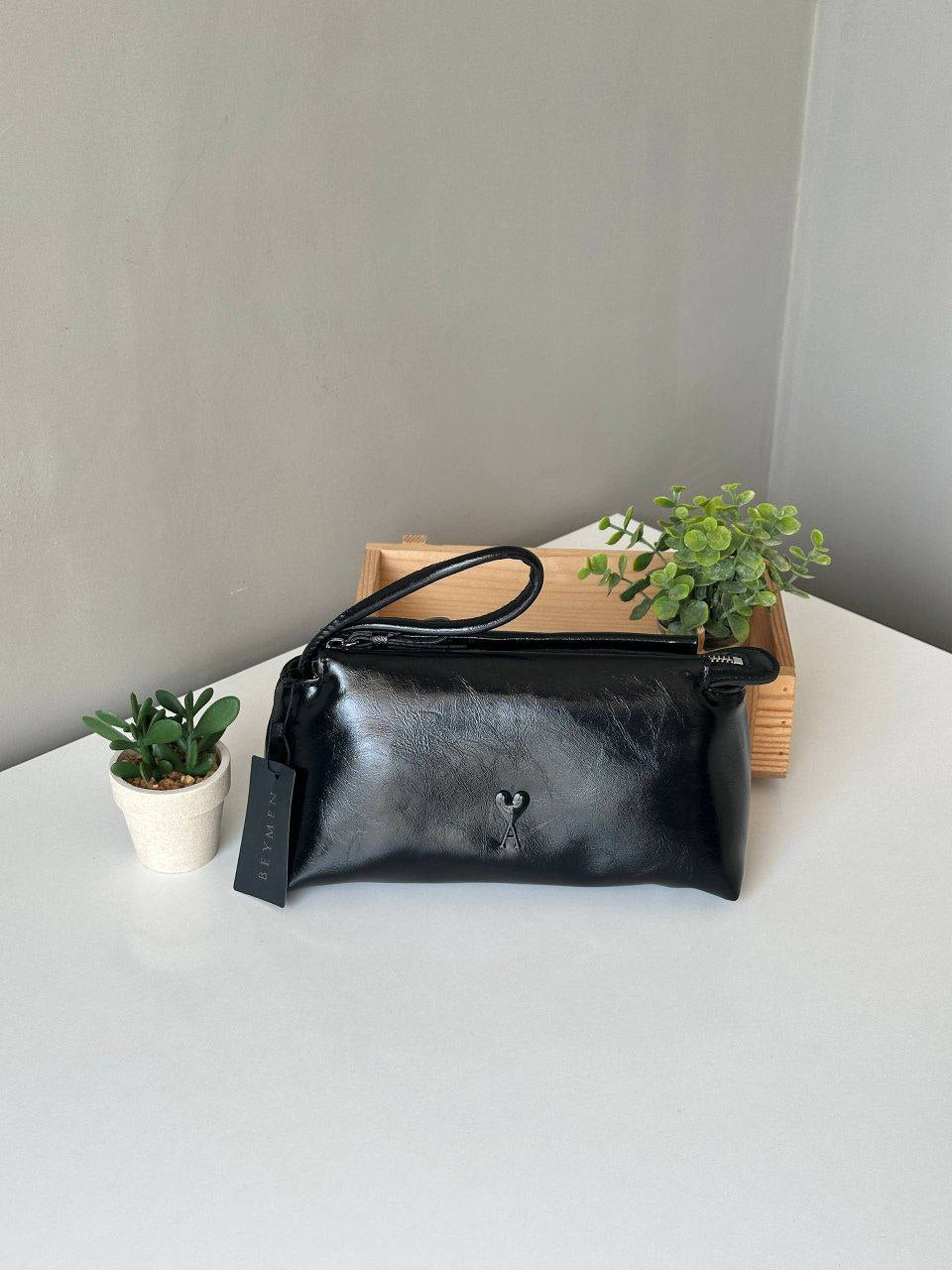 Ami Paris Voulez-Vous Pouch / Clutch