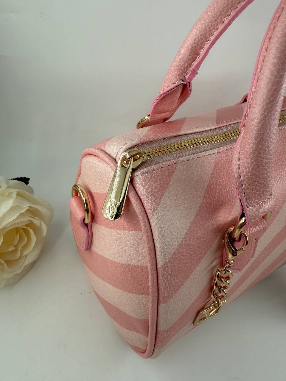 VICTORIA’S SECRET Speedy