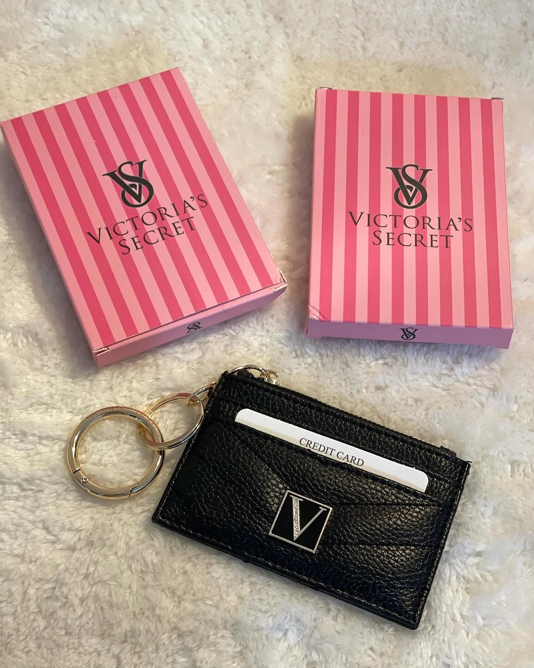 Victoria’s Kartlık Cüzdan